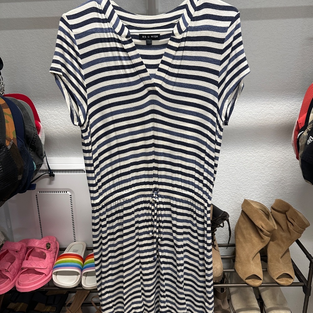 Random dresses - Picture 4 of 16
